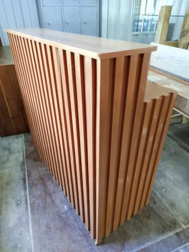 BALCÃO RECEPÇÃO MDF RIPADO