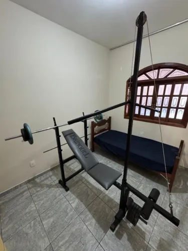 Mesa de supino + pulley + flexora + barra 14kg + 50kg em anilhas 