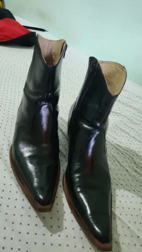 Bota bico fino