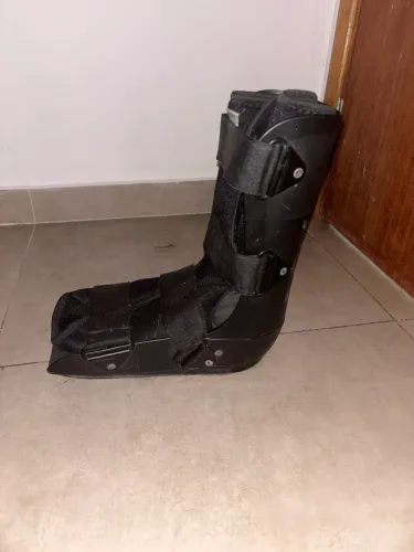 Bota robocop chantal tamanho G