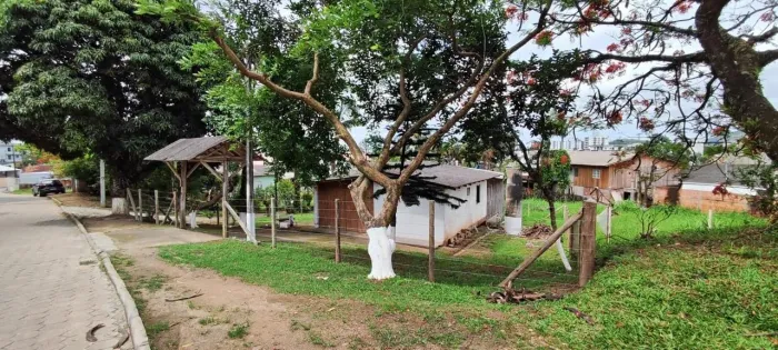 Excelente terreno à venda no bairro Cedro em Camboriú