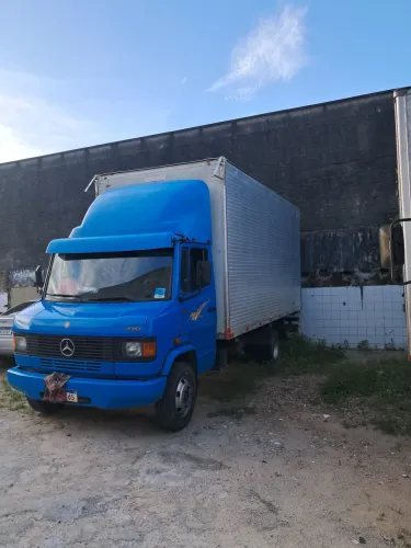 Vendo Mercedes-Benz 710. 05/06
