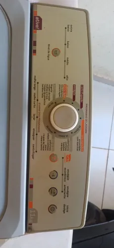 Máquina de lavar roupa. 220 vots 11 kilos 