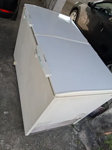 Freezer Electrolux semi novo