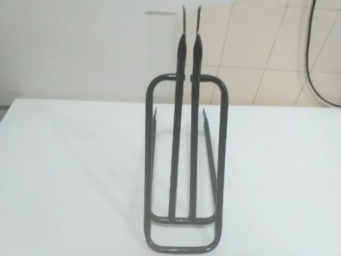 Garupa com metalon reforçado com espessura de 3 mm suporta bastante peso.