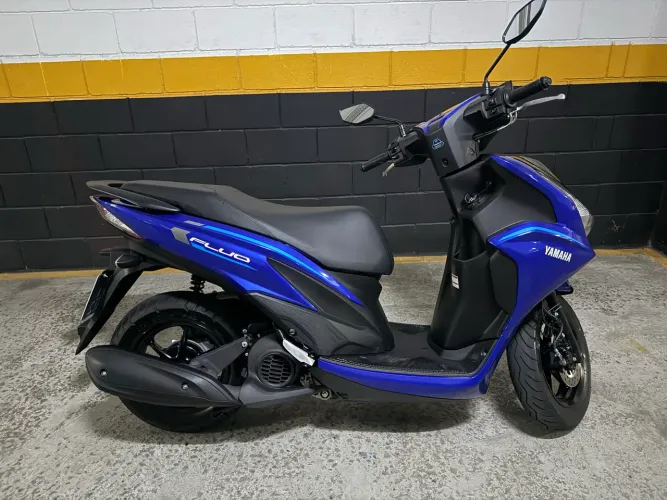 Yamaha Fluo 125 hybrid connected abs