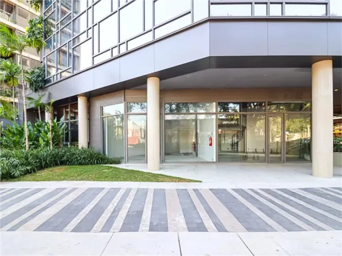 Loja na Avenida dos Tajurás, 333 92 m²