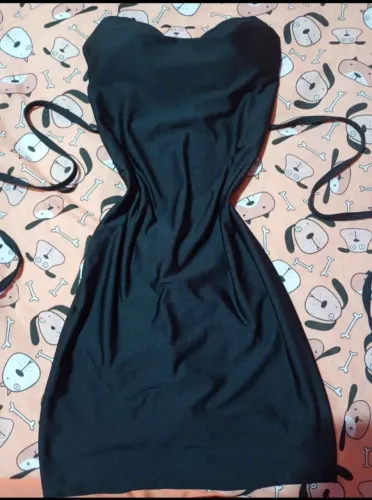 Vestido curto empina bumbum com amarração nas costas semi novo