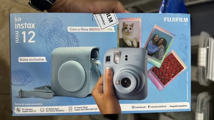 Kit Câmera Instax Mini 12 Azul com bolsa e filmes