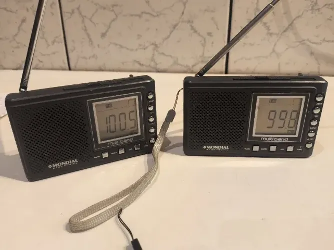 Rádio AM FM  MONDIAL  RP-04 LOTE COM 2 UNIDADES - MULTI BAND - LEIA A DESCRIÇÃO