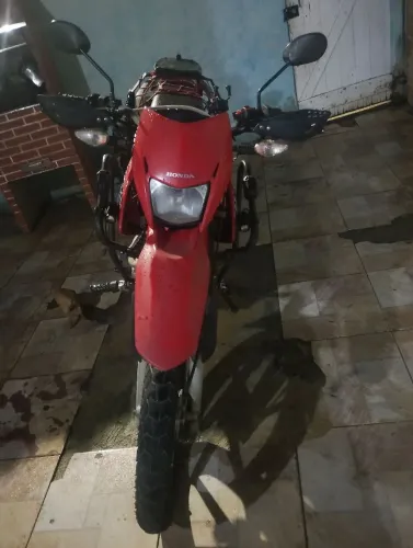 Vendo Bros ano 2014. Valor 12.000