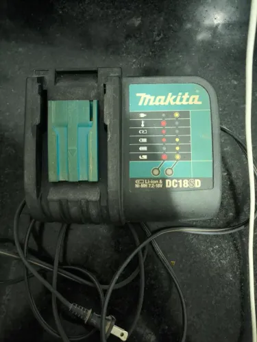 Carregador Makita 18 v