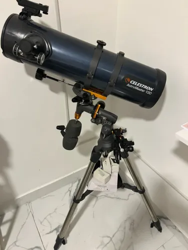 Telescópio CELESTRON. Astromaster 130