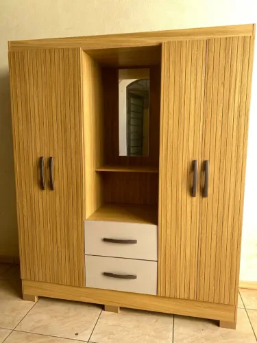 Guarda Roupa 4 Portas Com Espelho Novo, Entrego