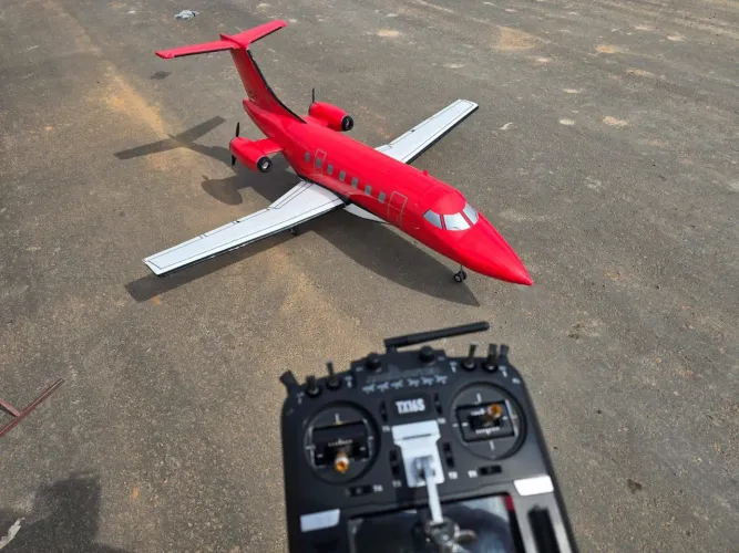 Aeromodelo vector CBA 123 