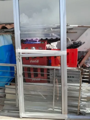 Porta em alumínio