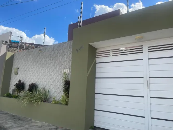 Vendo chave de casa na cidade de Viçosa Alagoas casa muito boa,toda na lage