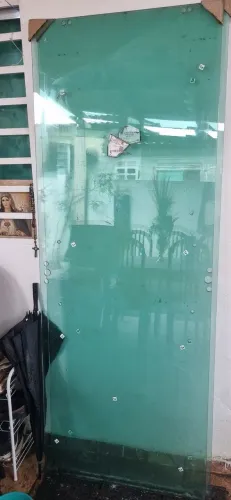 Porta de Blindex 