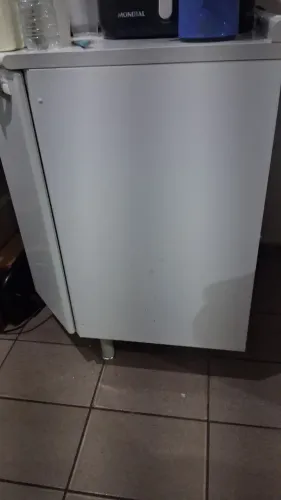 Vendo um balcão em aço