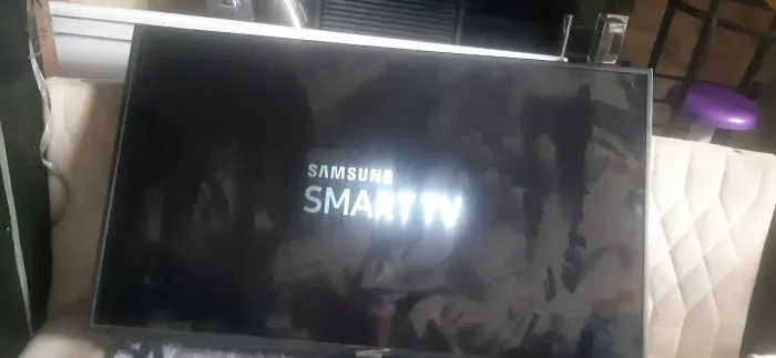 Teve ESMART 42 polegadas com defeito