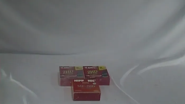 ? DISQUETES NOVOS À VENDA ?