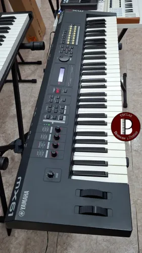 Teclado Yamaha MX61 - Zerado - Aceitamos Trocas - Dividimos em até 12X