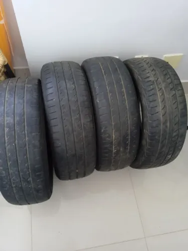 Pneu aro 15 195 60 15