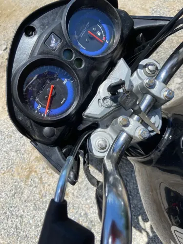Vendo essa moto toda revisada 