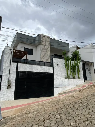 Casa alto padrão Jardim Itapemirim