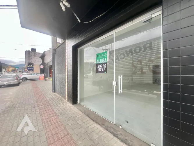 Loja térrea de 50m² para locação por R$ 2.300,00 - Bairro Garcia - Blumenau/SC
