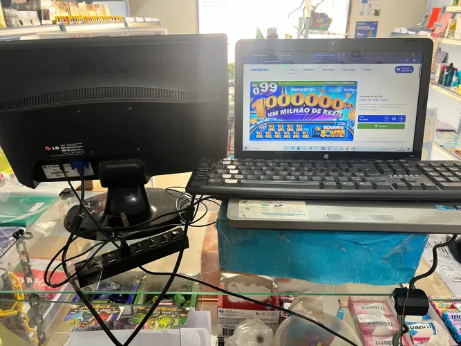 Notebook pra retirar peças ou usar (leia)
