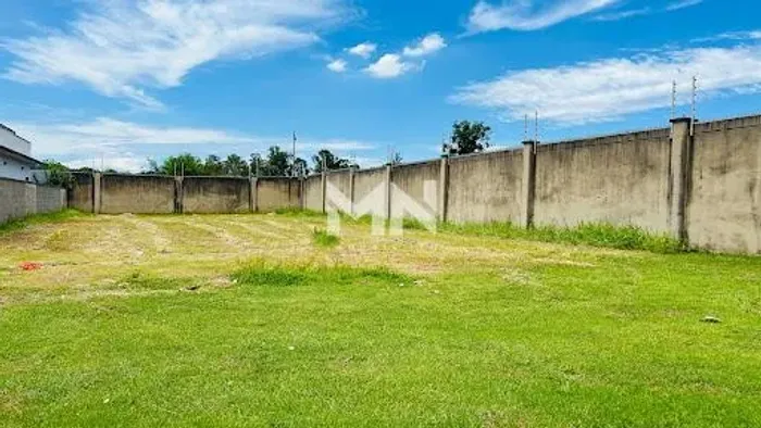 Terreno à venda no Condomínio Portal dos Bandeirastes em Salto SP