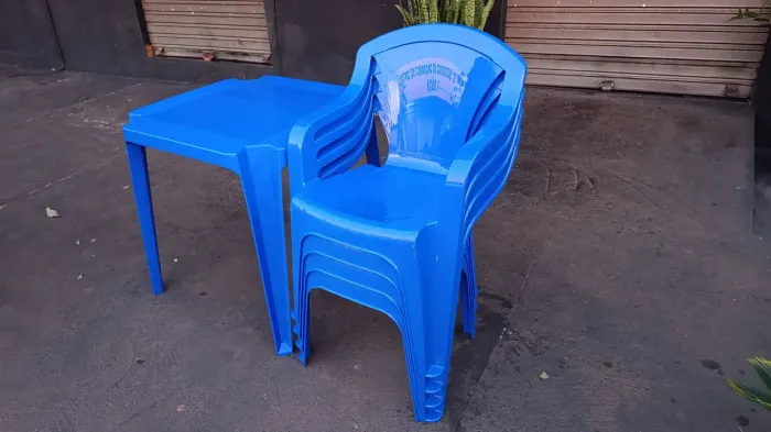 Jogo de mesa e cadeiras plástica cor azul padrão Antárctica