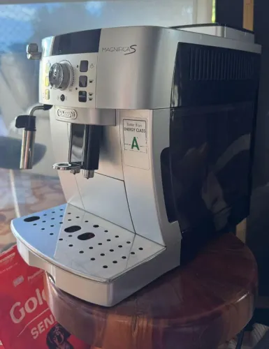 Cafeteira Delonghi Magnífica S