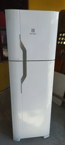 Geladeira Electrolux frost free 261 litros 110v 