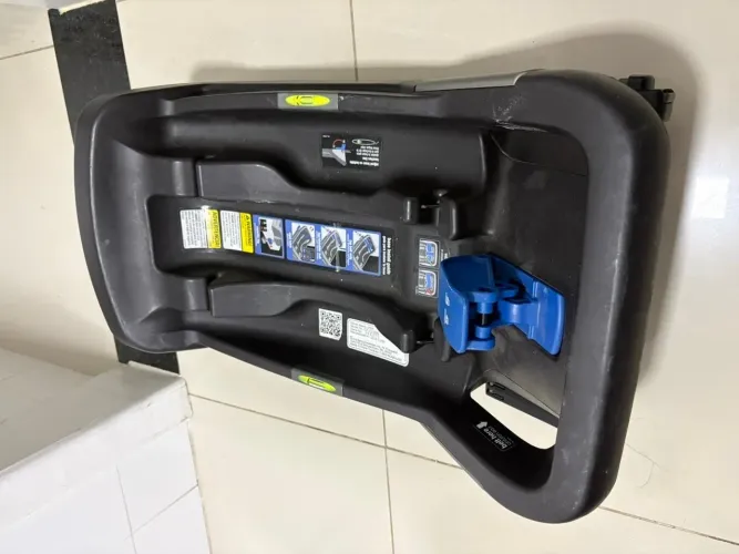 Vendo conjunto de CARRINHO DE BEBÊ + BEBE CONFORTO + ISOFIX da marca NUNA
