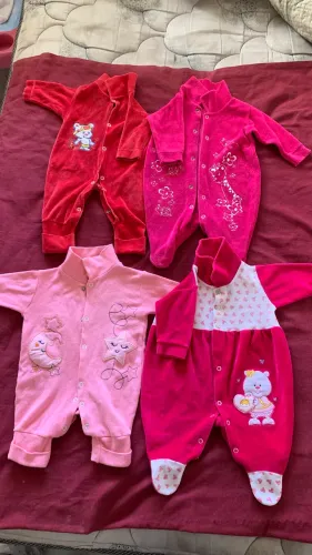 vendo roupas de bebê 
