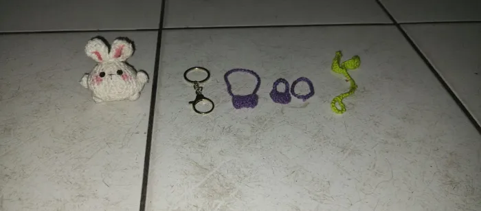 Amigurumi de coelho de crochê (com brindes para o boneco)