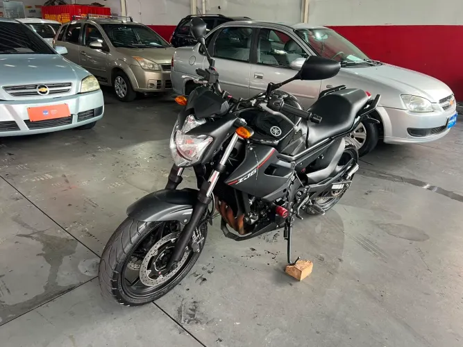 YAMAHA XJ6 N 2013