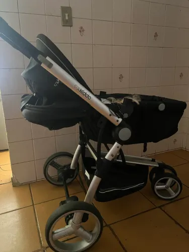 Carrinho de bebê 3 rodas