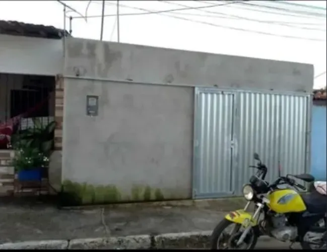 Casa no conjunto Selma bandeira 