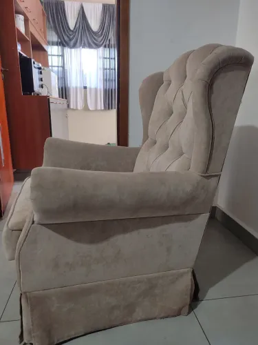 Poltrona de amamentação da TOCA BABY novinha