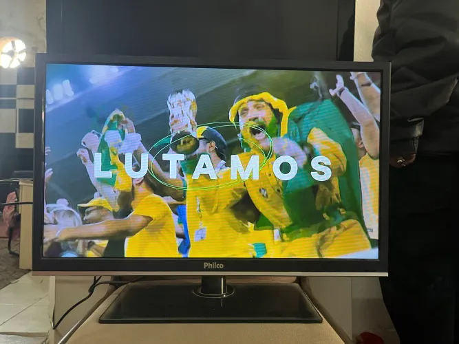 Tv lcd 28 polegadas