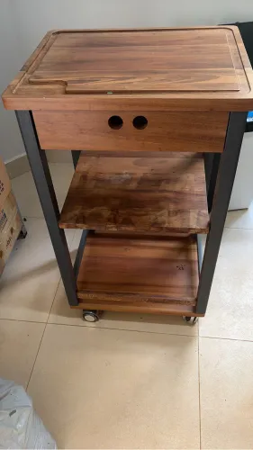 Mesa auxiliar para churrasco 