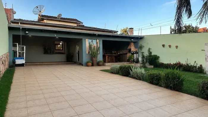 Excelente casa no bairro São Carlos