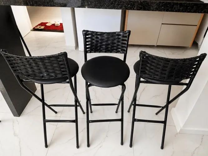 Kit 3 Banquetas Altas Dobráveis - Estrutura Preta e Junco