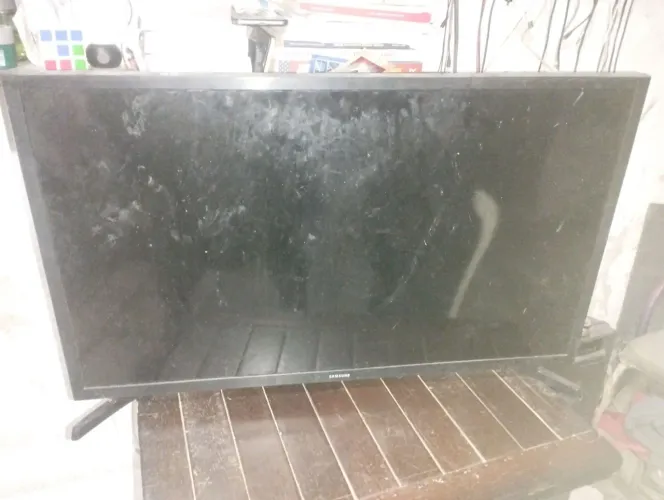 Tv Samsung com defeito na tela.