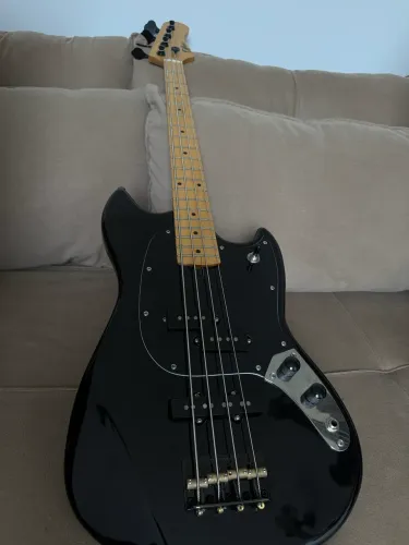 Mustang Bass | Offero guitars