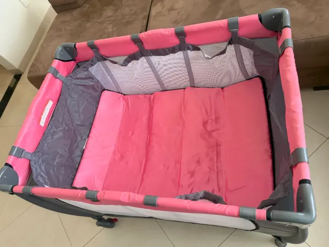 Berço chiqueirinho rosa