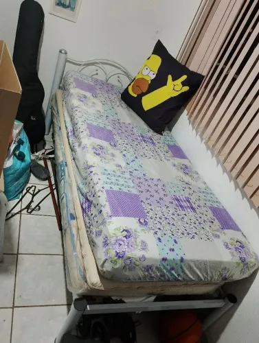 DOAÇÃO - Cama solteiro de Ferro - Muito resistente